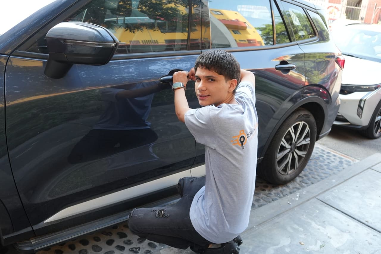 Apertura de autos sin daños en Lima
